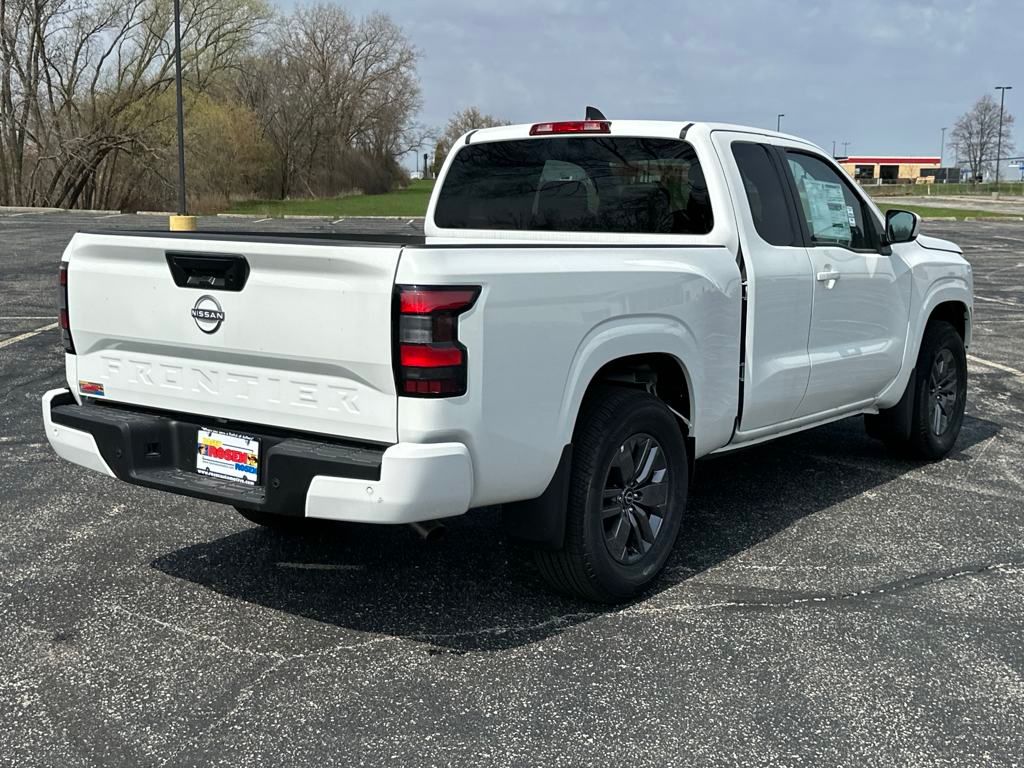 2025 Nissan Frontier SV photo