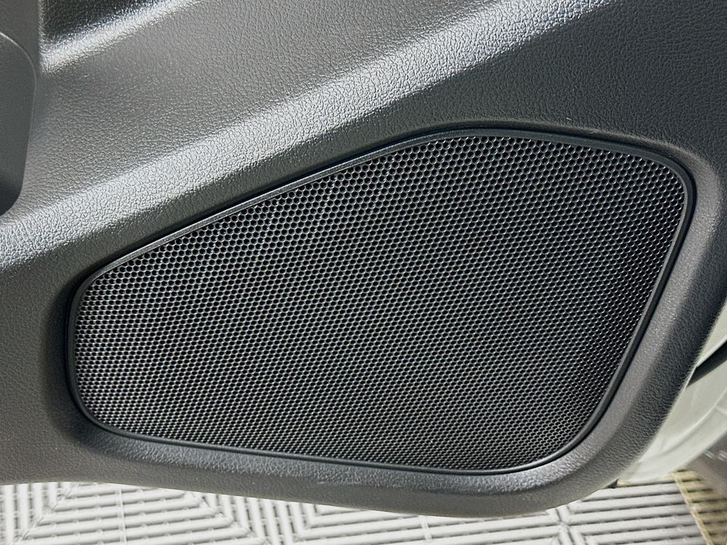 Thumbnail: 2025 Nissan Frontier - 18