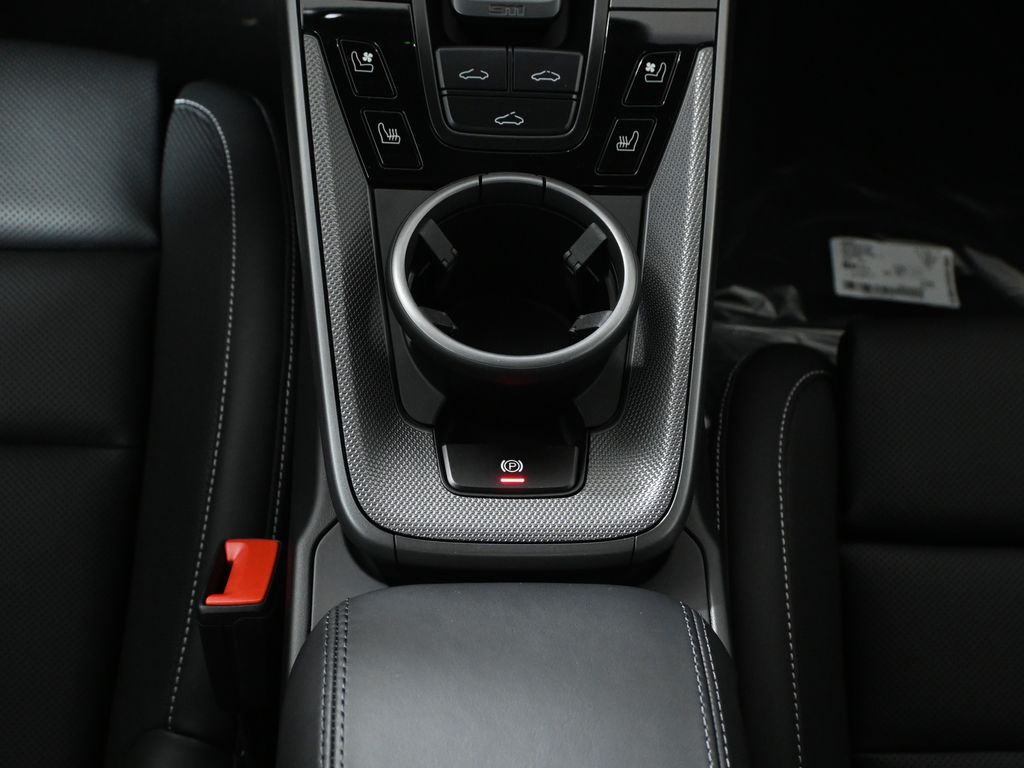 Thumbnail: 2026 Porsche 911 - 25