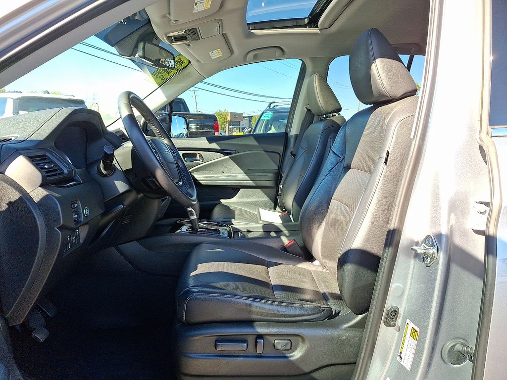 Thumbnail: 2019 Honda Ridgeline - 14