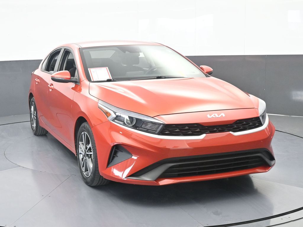 Used 2023 Fire Orange Kia LXS image 9