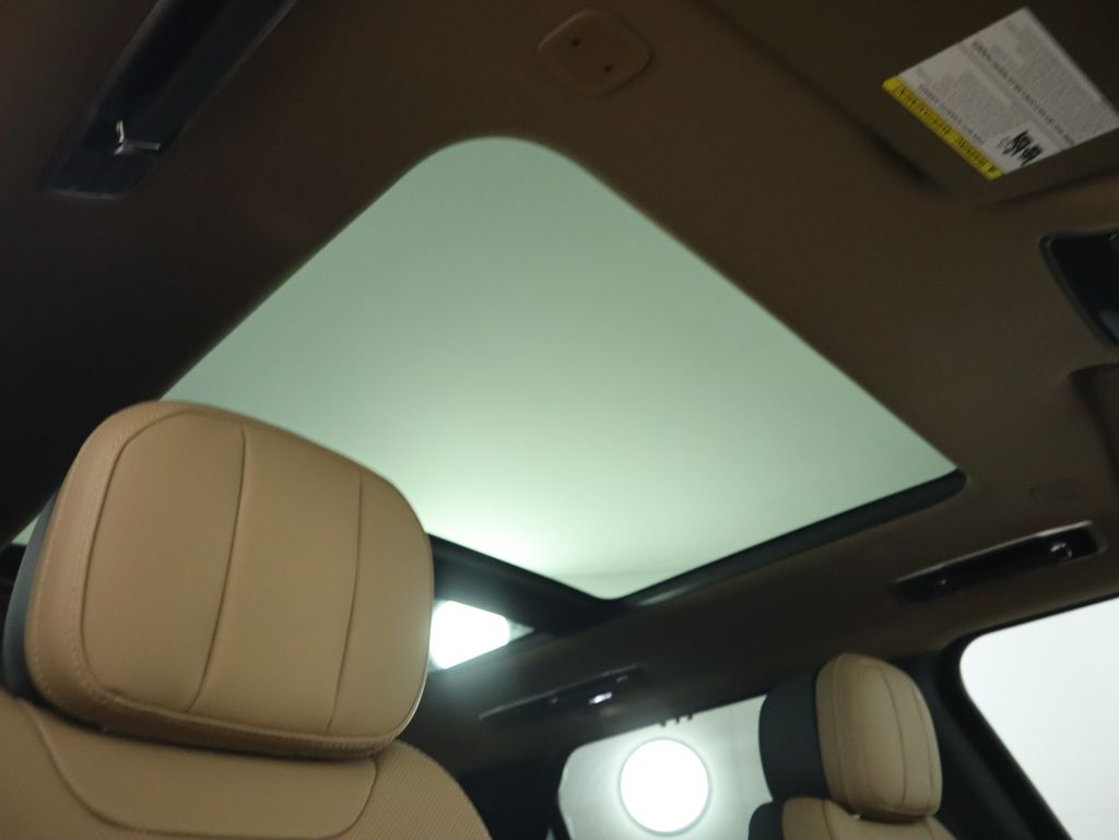 Thumbnail: 2025 Land Rover Range Rover Sport - 20