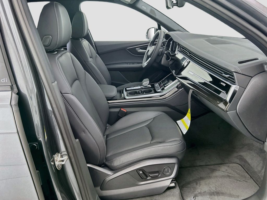 Thumbnail: 2026 Audi Q7 - 19