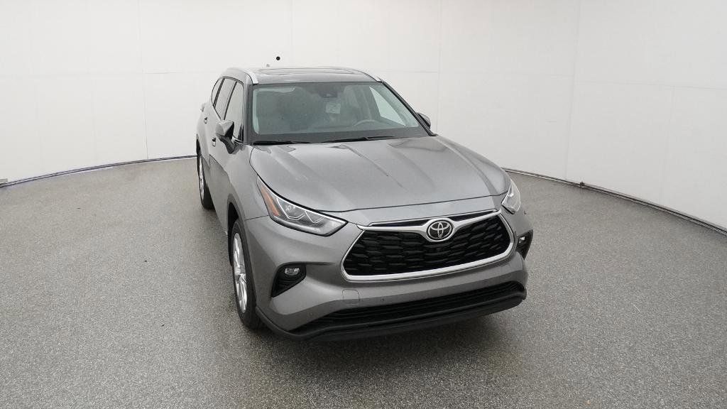 Thumbnail: 2025 Toyota Highlander - 9