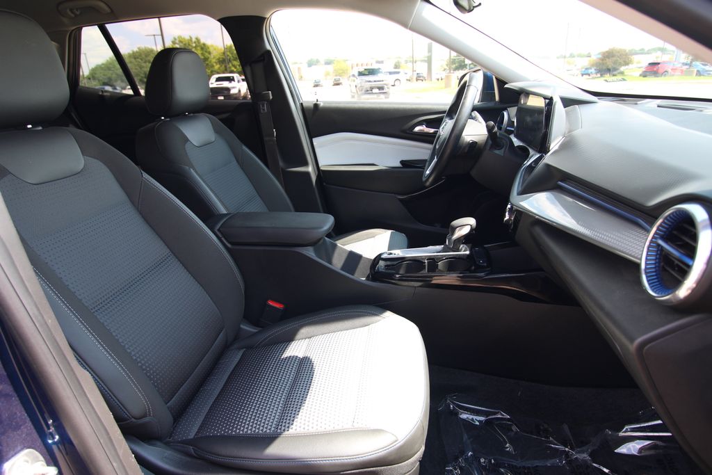 Used 2024 Chevrolet Trax SUV