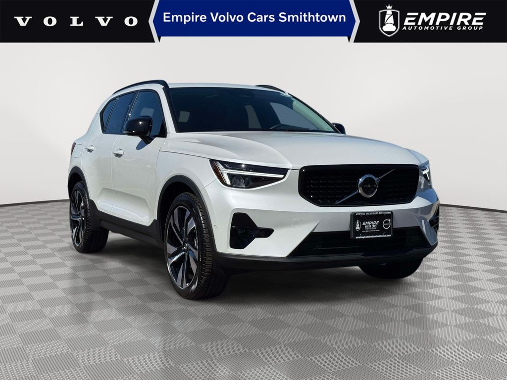 2026 Volvo XC40 B5 Plus AWD