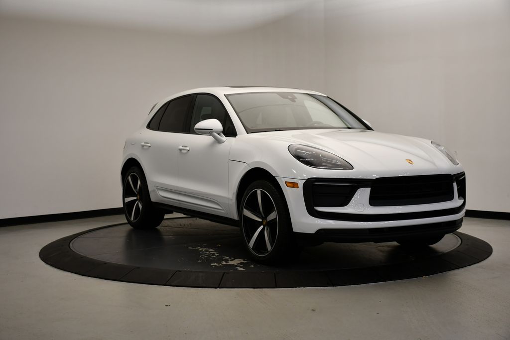 Thumbnail: 2022 Porsche Macan - 9