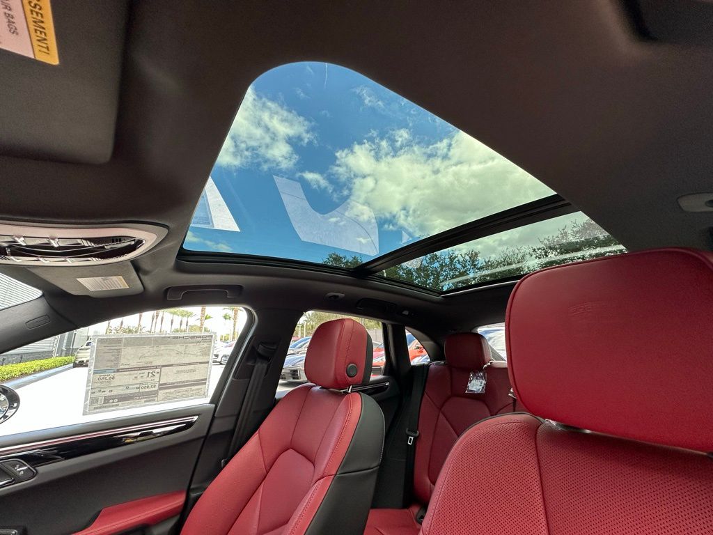 Thumbnail: 2026 Porsche Macan - 24