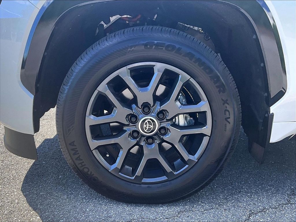 2024 Toyota Sequoia — photo 7