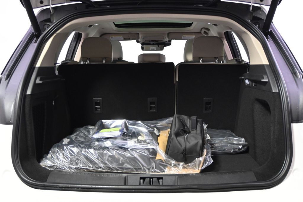 New 2026 White Lincoln Reserve image 19