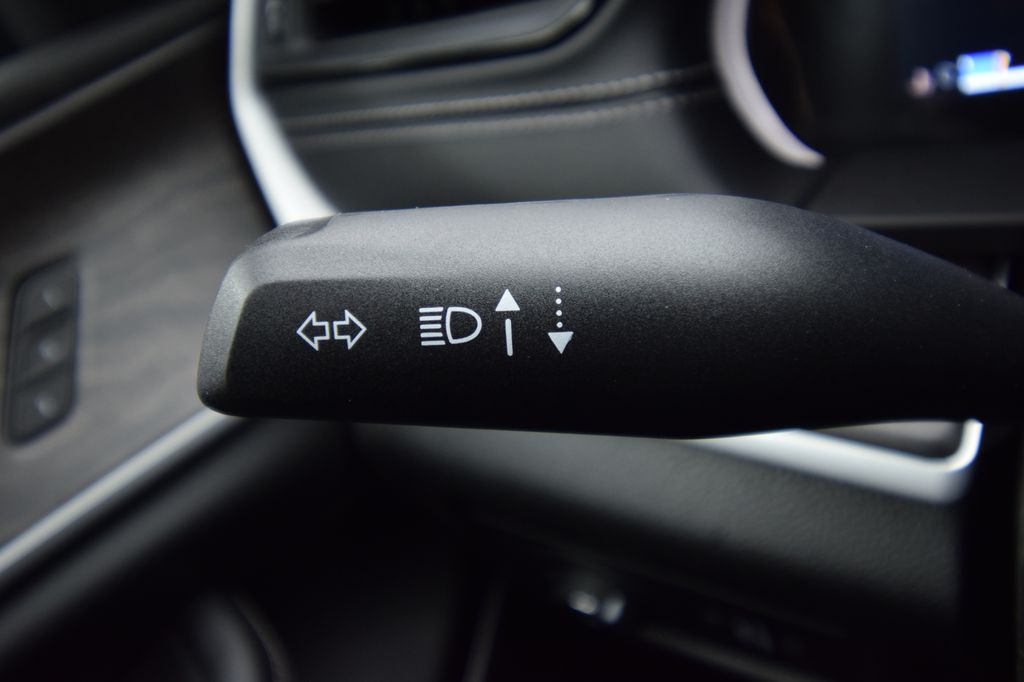 new 2026 Jeep Grand Cherokee car, priced at $51,400