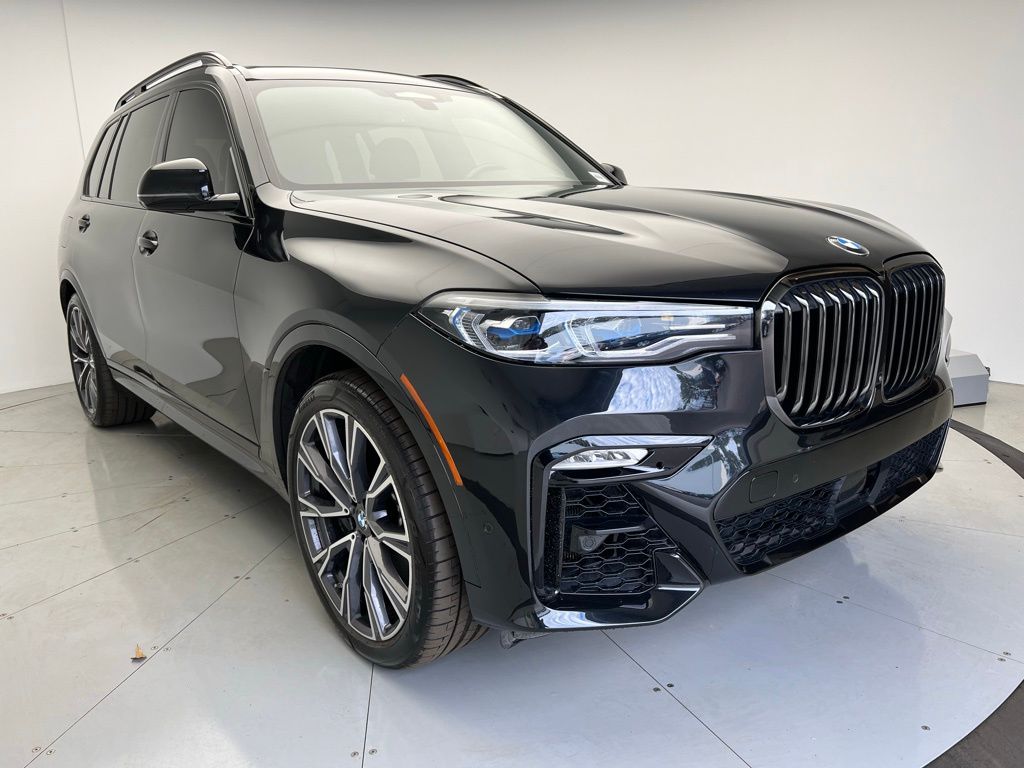 2022 BMW X7 M50i 2