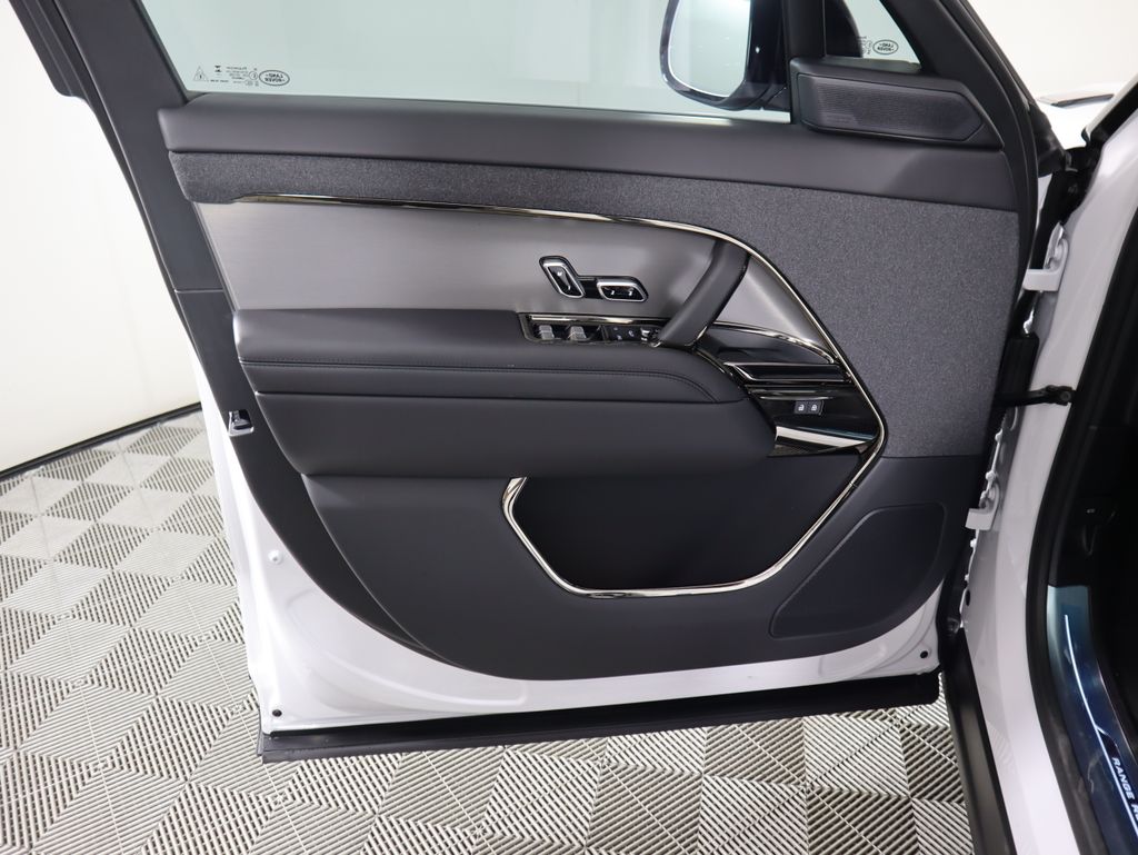Thumbnail: 2025 Land Rover Range Rover Sport - 26