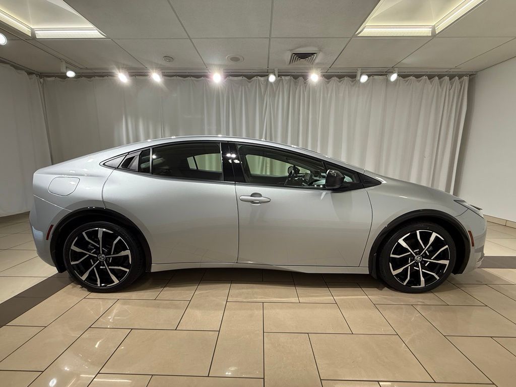 Thumbnail: 2024 Toyota Prius Prime - 6
