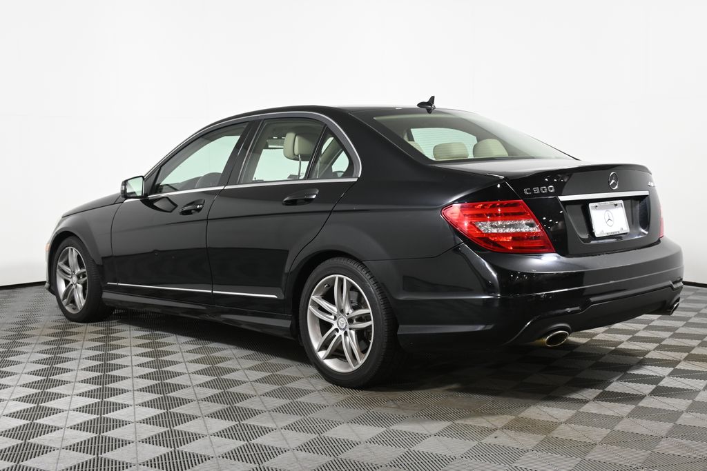 Thumbnail: 2014 Mercedes-Benz C-Class - 8