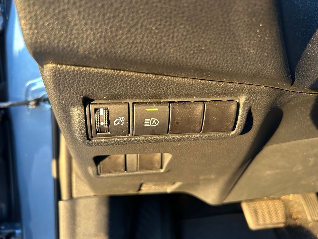 Thumbnail: 2024 Toyota Corolla Cross - 17