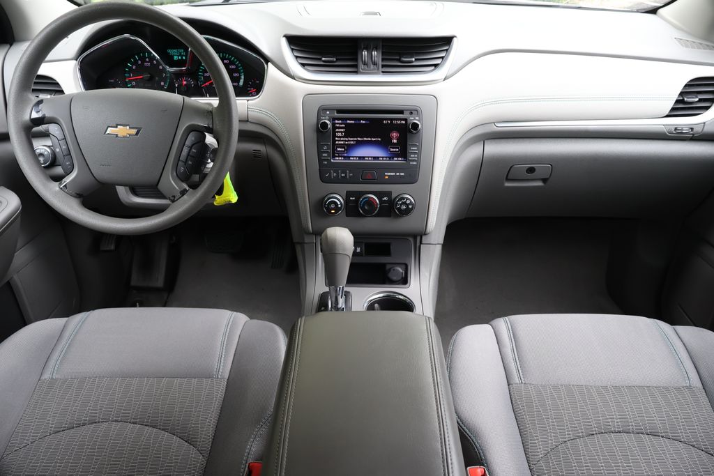2013 Chevrolet Traverse LS 14