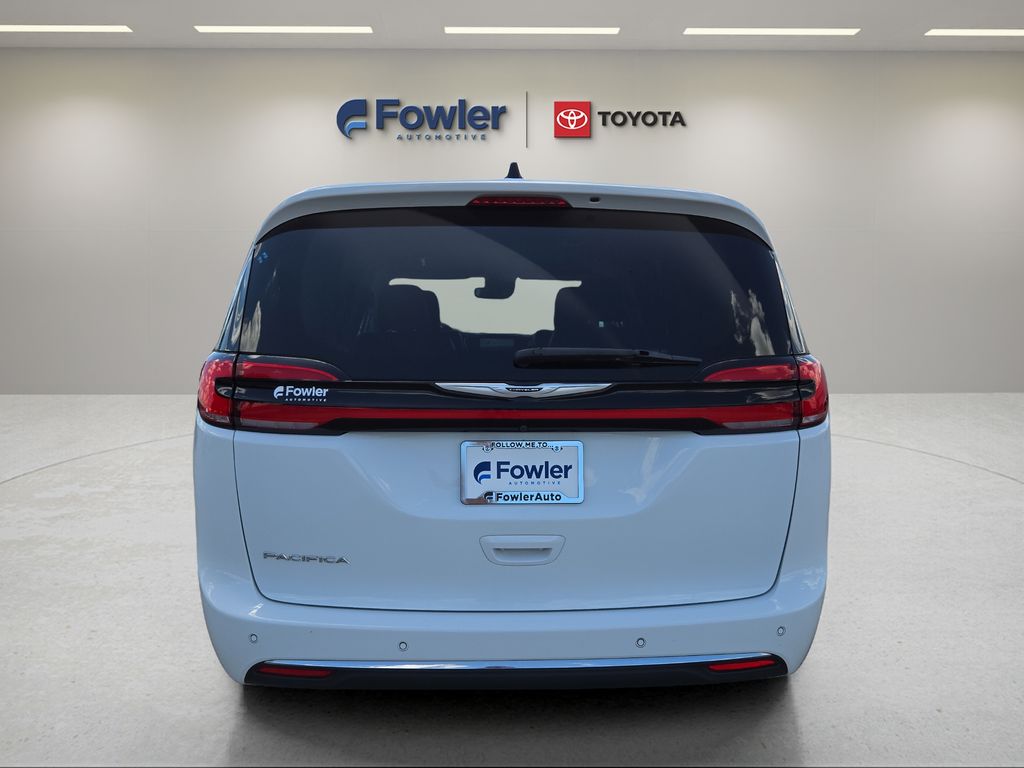 View vehicle photo 4