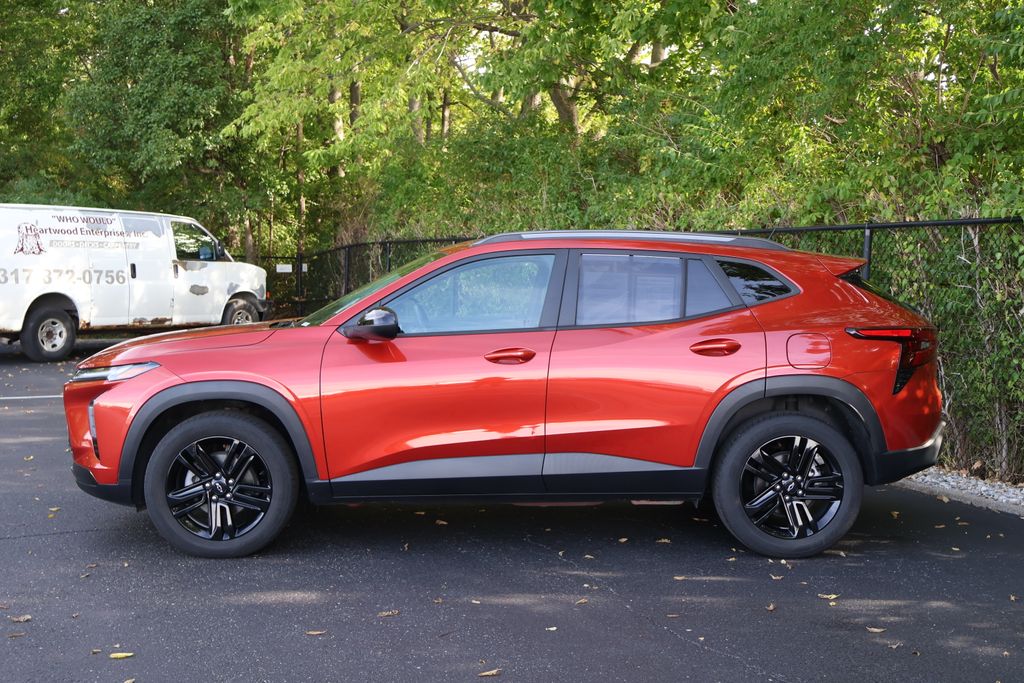 Thumbnail: 2024 Chevrolet Trax - 4