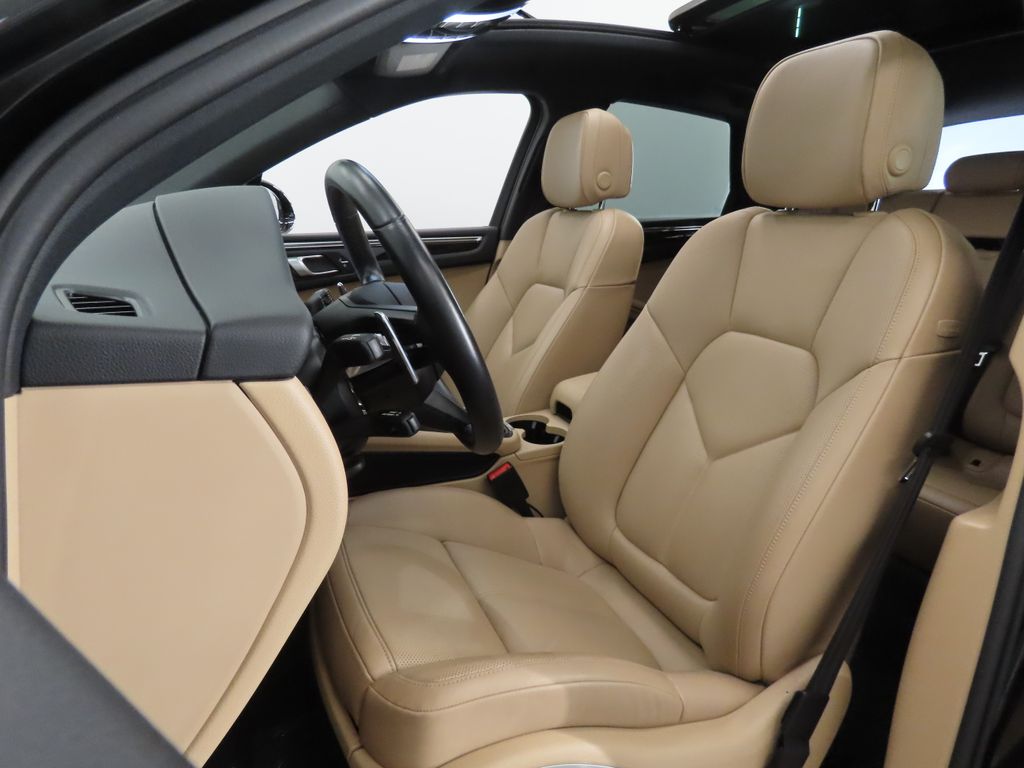Thumbnail: 2024 Porsche Macan - 5