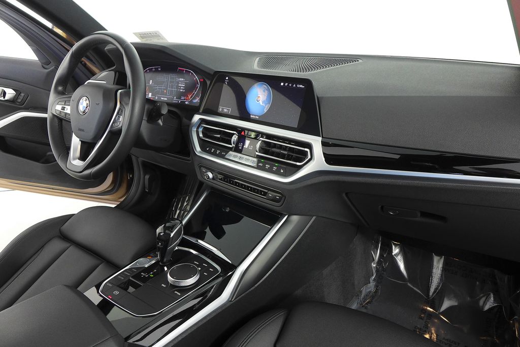Thumbnail: 2019 BMW 3 Series - 13