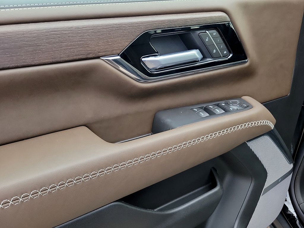 2026 GMC Yukon XL Denali Ultimate Black at Brown Buick GMC