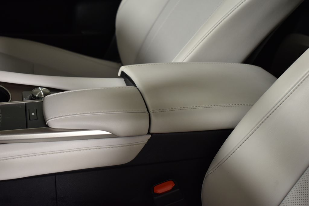 Thumbnail: 2021 Lexus RX - 27