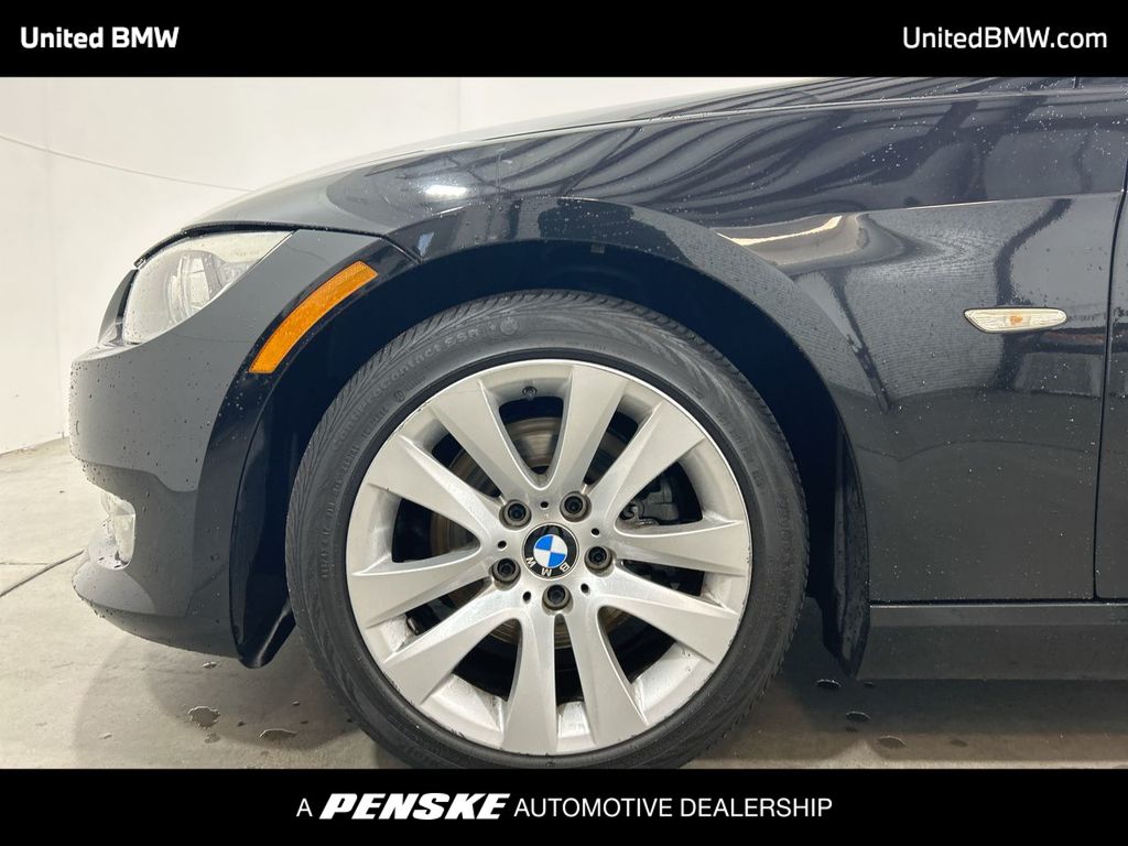 Thumbnail: 2011 BMW 3 Series - 10