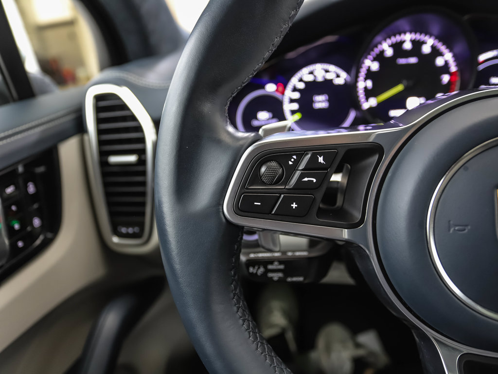 Thumbnail: 2021 Porsche Cayenne - 12