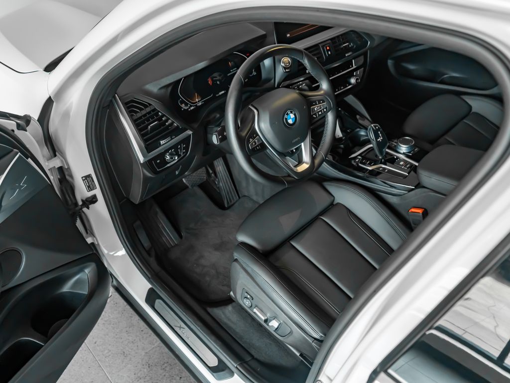 Used 2021 White BMW xDrive30i image 4