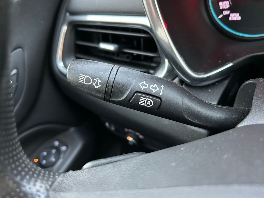 Thumbnail: 2020 Chevrolet Equinox - 21