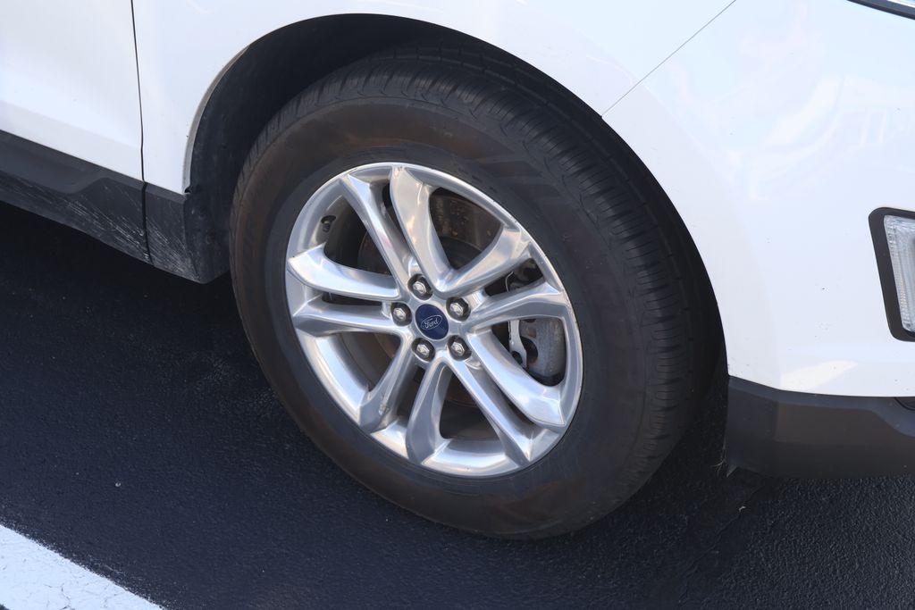 Thumbnail: 2015 Ford Edge - 7