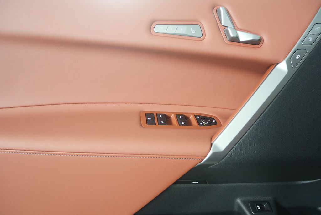 Thumbnail: 2026 BMW iX - 8