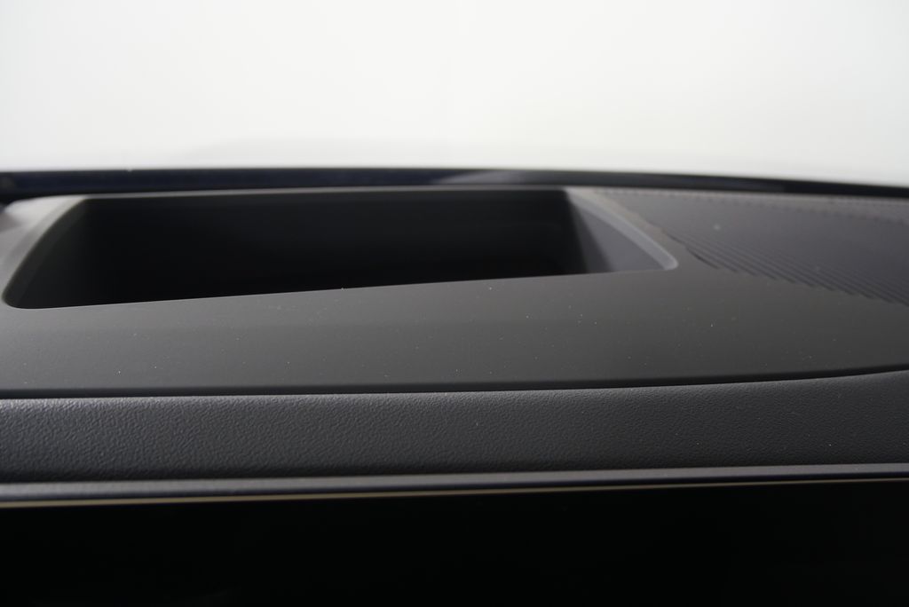 Thumbnail: 2025 BMW 5 Series - 21