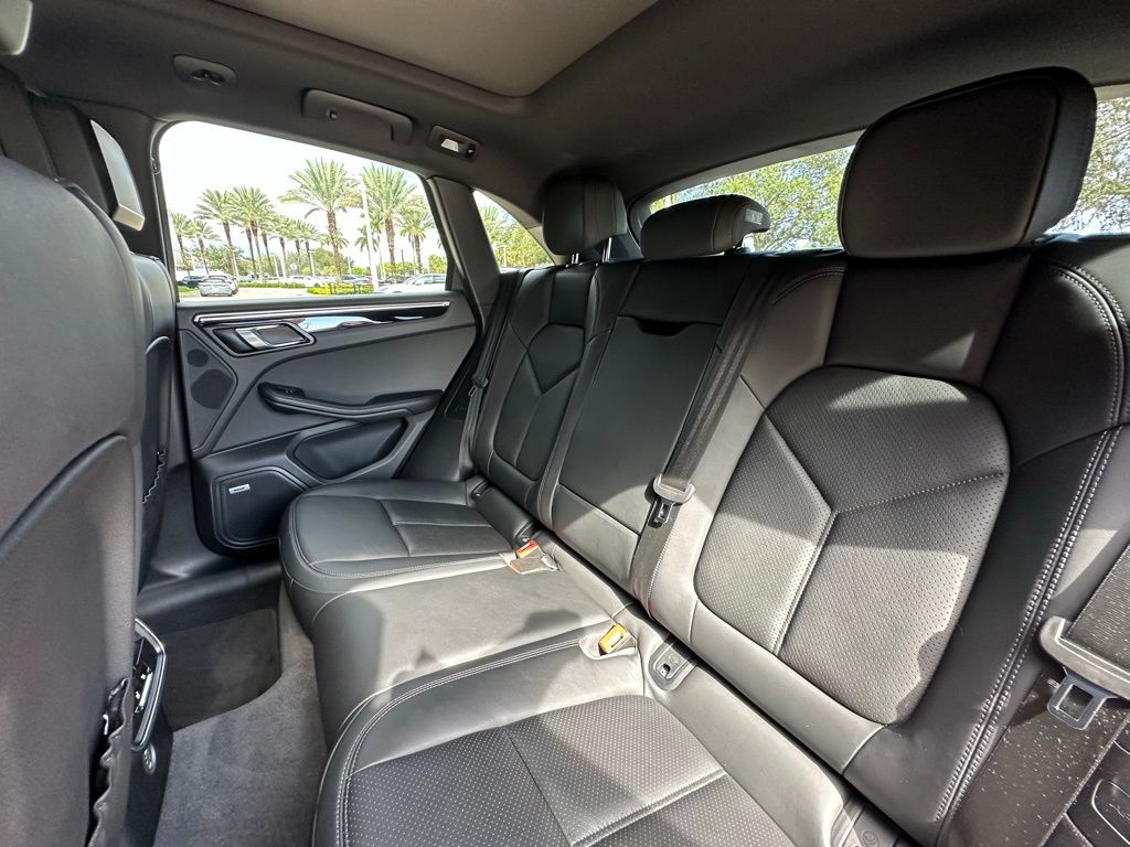 Thumbnail: 2019 Porsche Macan - 32