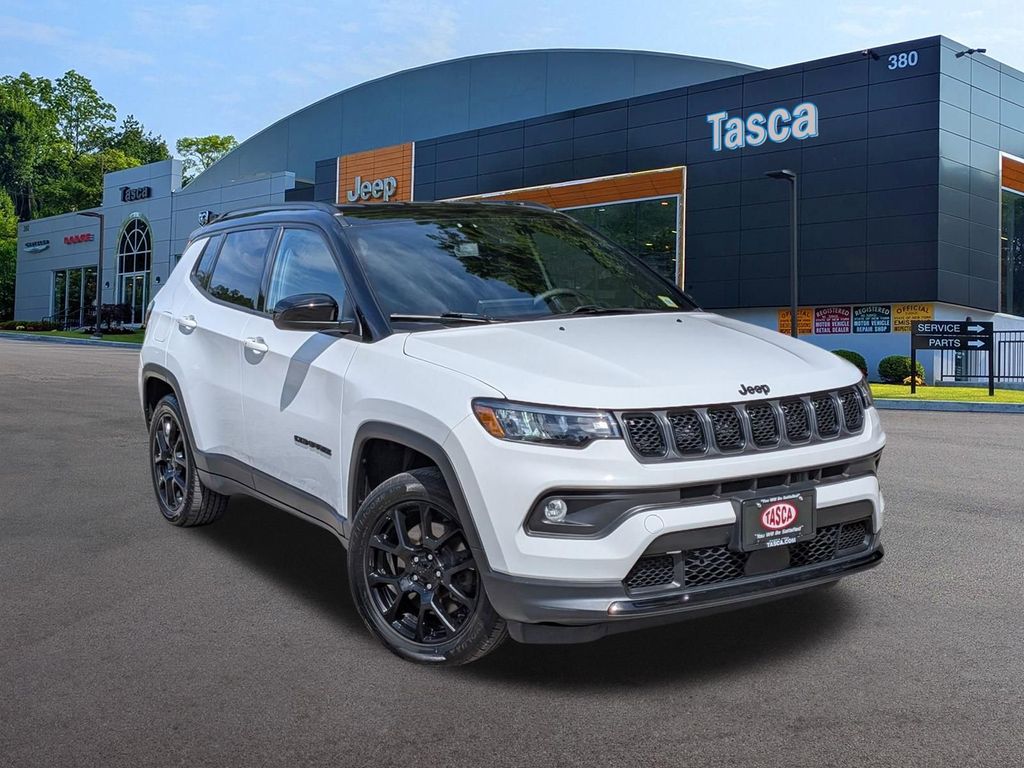 Bright White Clearcoat 2023 Jeep Compass SUV / Crossover Four-Wheel Drive 8-Speed Automatic
