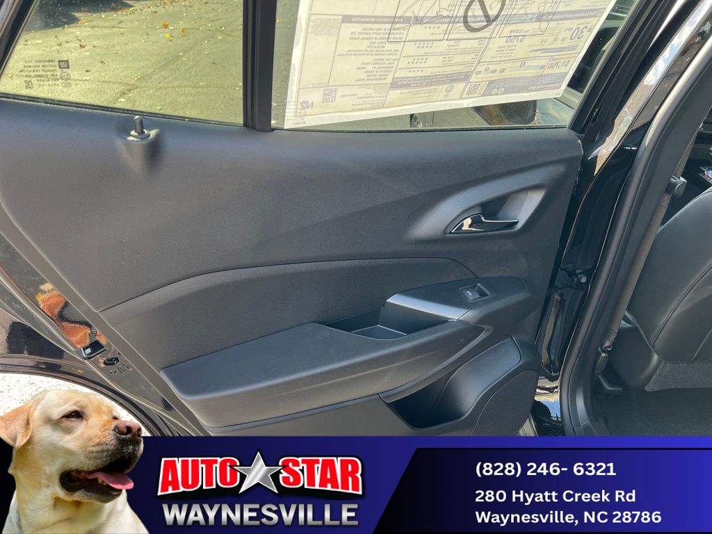 new 2025 Chevrolet Trax car, priced at $26,190