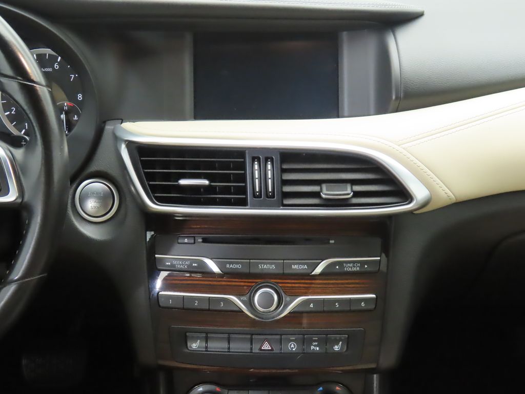 Thumbnail: 2018 INFINITI QX30 - 14