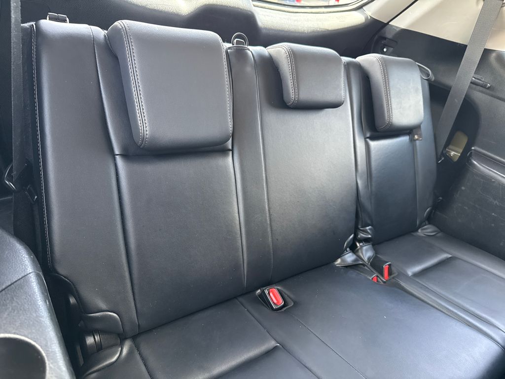 Used 2015 Black Toyota XLE V6 image 27