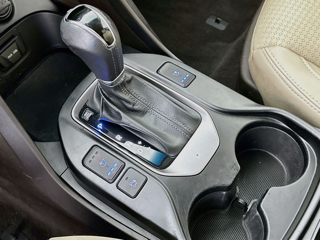 Thumbnail: 2016 Hyundai Santa Fe - 17