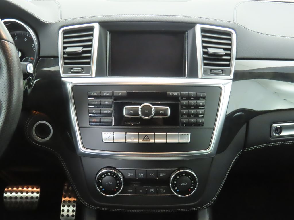 Thumbnail: 2013 Mercedes-Benz M-Class - 14