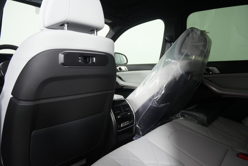 Thumbnail: 2026 BMW X5 - 17