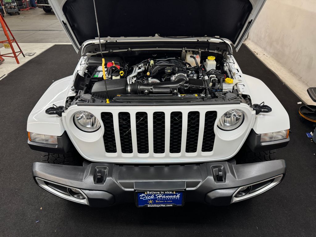 2022 Jeep Gladiator Sport