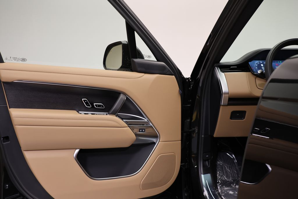 Thumbnail: 2026 Land Rover Range Rover - 26