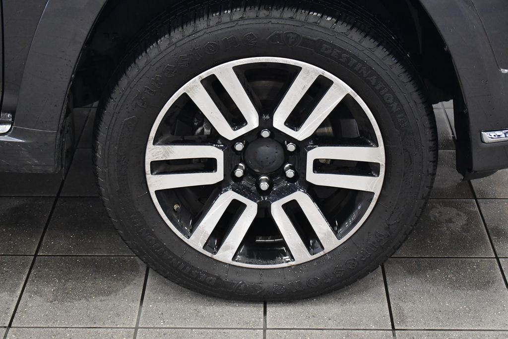 Thumbnail: 2019 Toyota 4Runner - 9