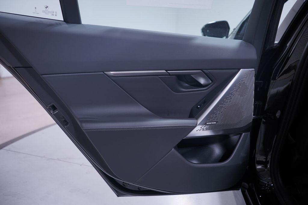 Thumbnail: 2025 BMW 5 Series - 15