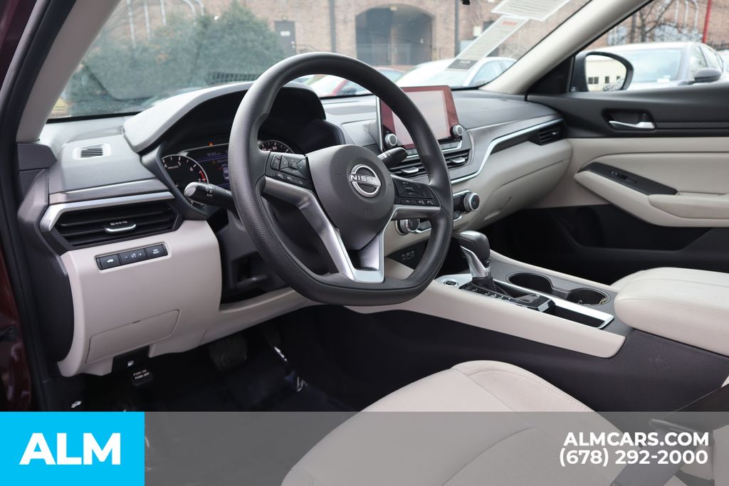 Used 2025 Red Nissan 2.5 SV image 10