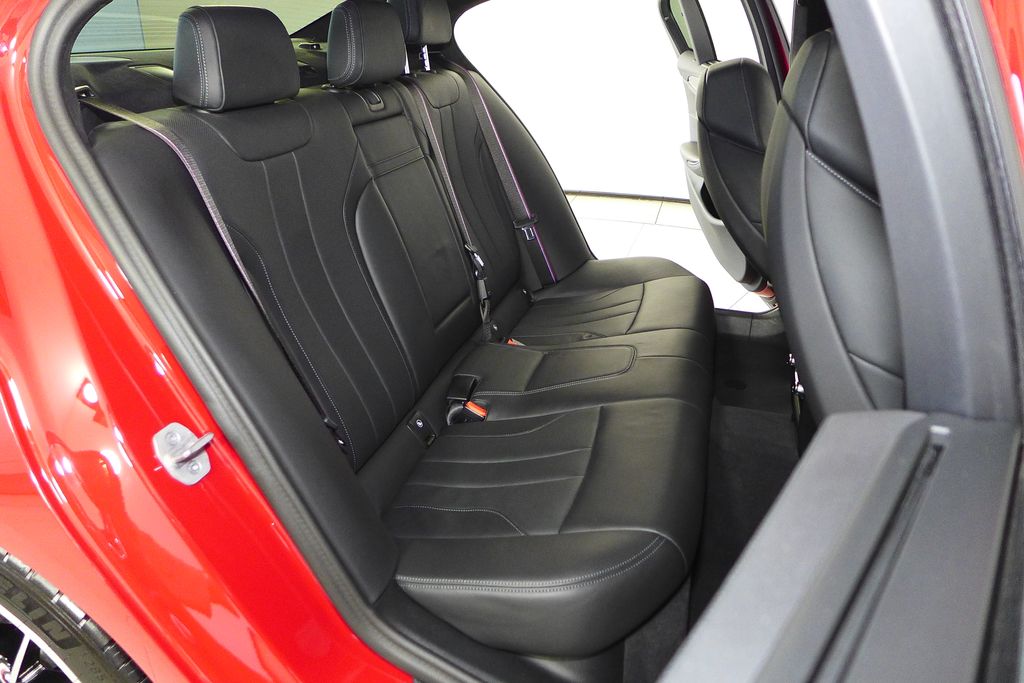 Thumbnail: 2023 BMW M5 - 20