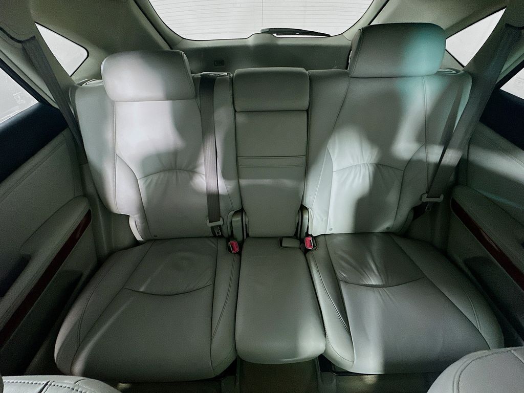 Used 2005 Black Lexus 330 image 14