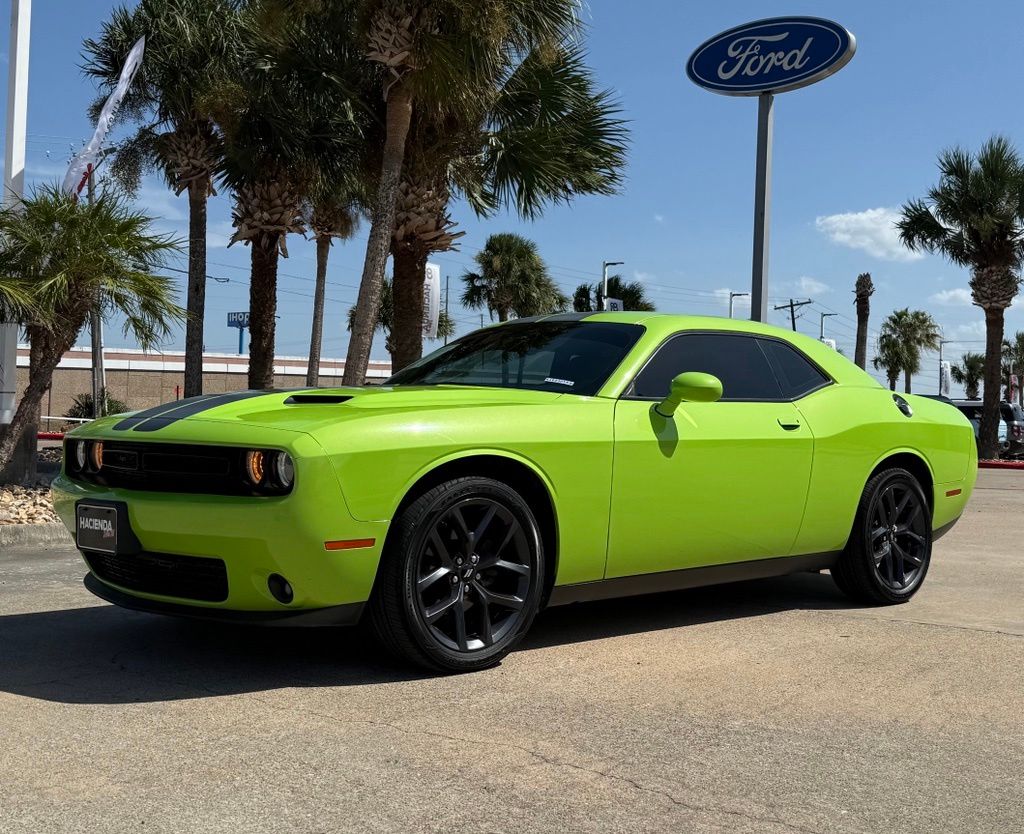 2019 Dodge Challenger SXT RWD